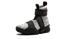 Load image into Gallery viewer, Nike Lebron 15 Lif Sail/string-white-black