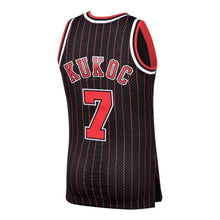 Load image into Gallery viewer, Men's Mitchell &amp; Ness Toni Kukoc Black Chicago Bulls  Hardwood Classics Swingman Jersey  Black