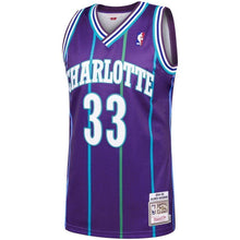 Load image into Gallery viewer, Men's Mitchell &amp; Ness Alonzo Mourning Purple Charlotte Hornets  Hardwood Classics Authentic Jersey  Purple