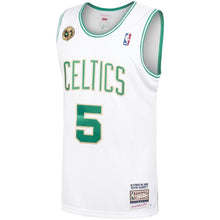 Load image into Gallery viewer, Men's Mitchell &amp; Ness Kevin Garnett White Boston Celtics  Hardwood Classics Authentic Jersey  White
