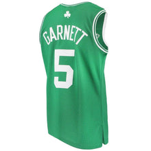 Load image into Gallery viewer, Men's Mitchell &amp; Ness Kevin Garnett Kelly Green Boston Celtics  Hardwood Classics Swingman Jersey  Green